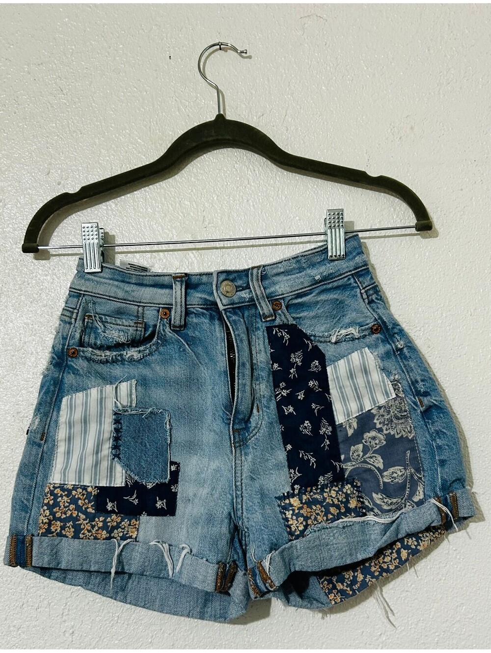 American Eagle Patchwork Denim Shorts High Waisted Floral Boho Women Size 000